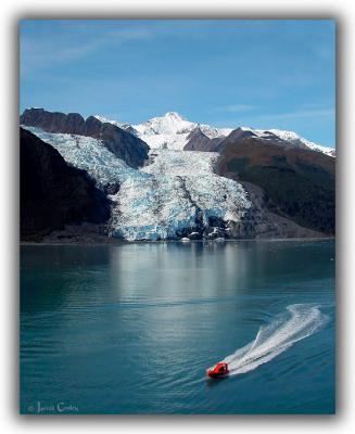 u32/jarrell/medium/21205465.smallboatandglacier.jpg