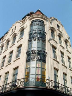 Meir - corner facade