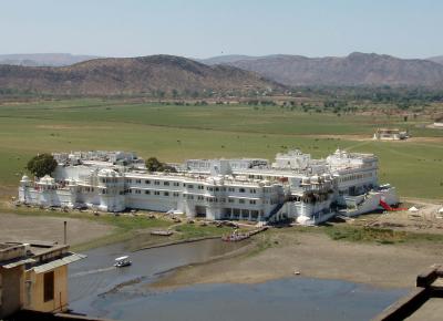 lake palace hotel.jpg