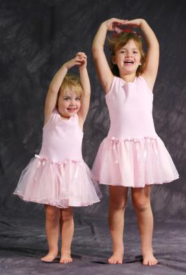 u32/melindac/medium/31629896.Ballerinas72recrop00022.jpg