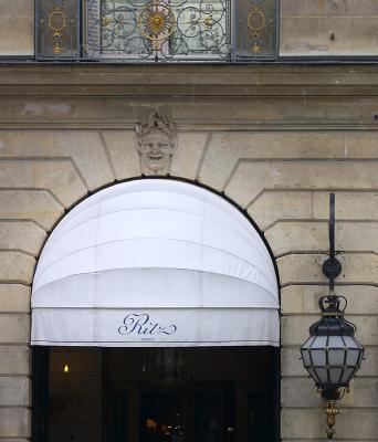 Ritz door, Paris (18/06)