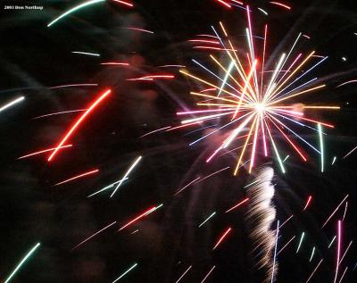 u32/minoltaman/medium/21077550.squigglestarfireworks.jpg