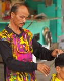 Street Barber-Hanoi