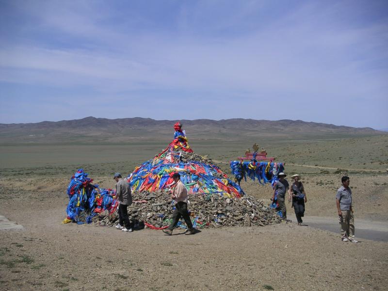Walking around an ovoo