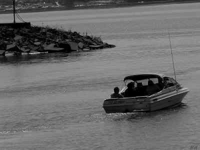 u32/ms_mimi69/medium/31382464.Boating.jpg