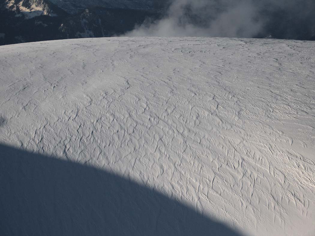 Sastrugi & Steam:  Mt Baker Summit Plateau (MtBaker032305-109adj.jpg)