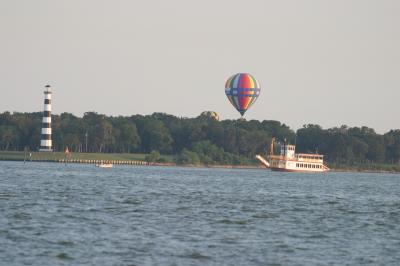 Balloon over Lighthouse II.JPG