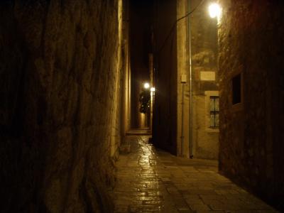 A lonely night-time alley