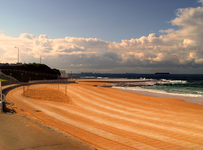 <b>Beach Tracks</b><br><font size =1>theblue
