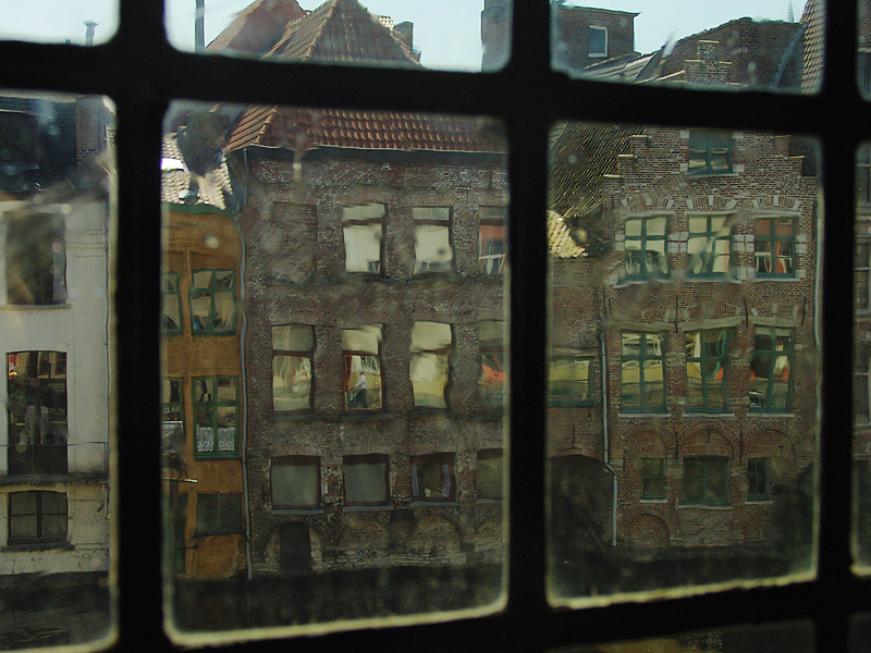 <b>8th Place [tie]</b><br>Stained window