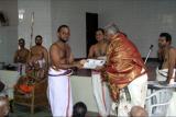 Sri  Lakshminarasimhan, teacher  receiving the award