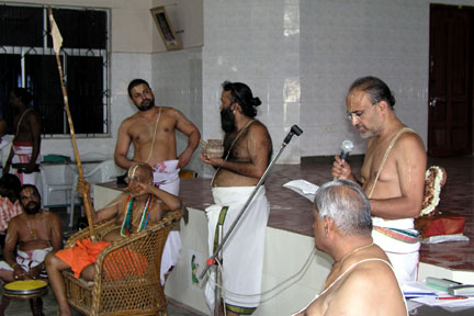 Sri P.N. Sridharan submitting the annual report