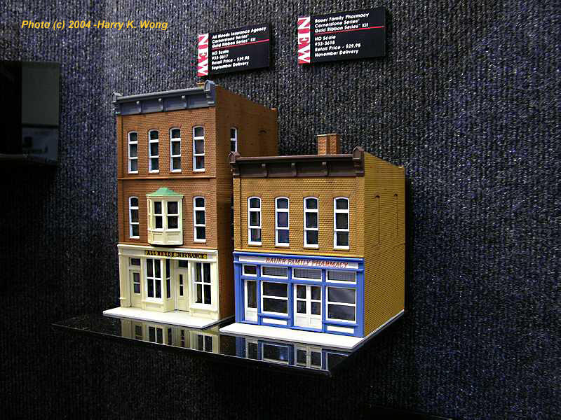 Walthers HO: New Insurance Bldg & Pharmacy next door