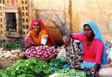 jaisalmer ladies at market.jpg