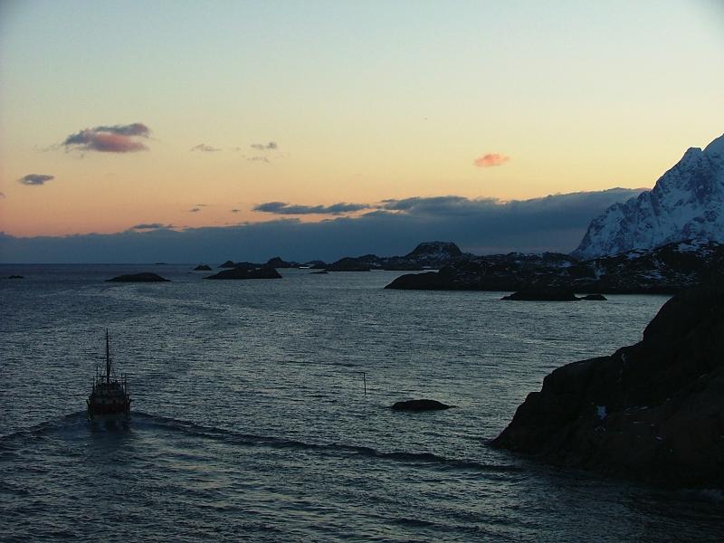 Fisherman on his way back home.JPG