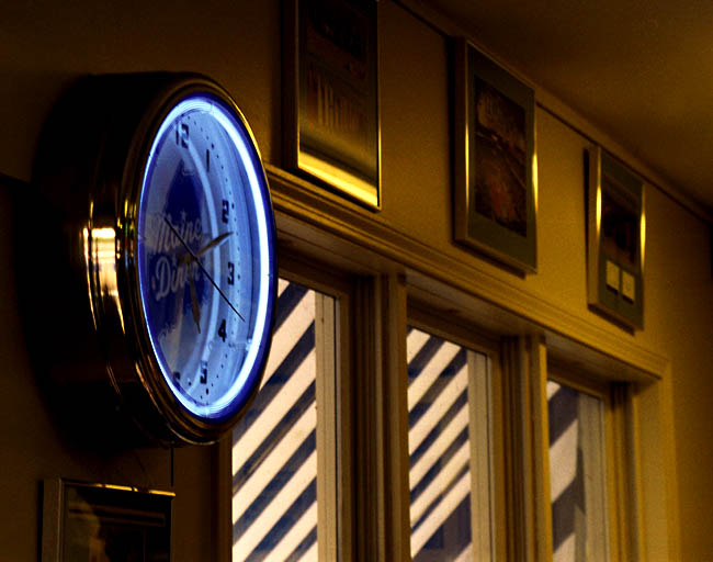 Maine Diner Clock