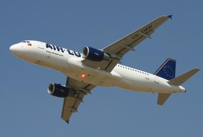 Air Luxor, A320