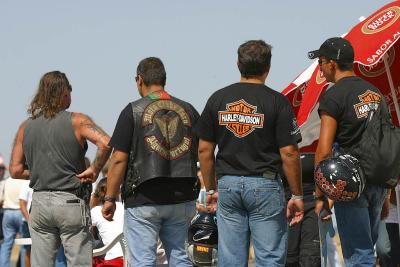 Hey, that's the motorcycle club from my home town, Faro.
