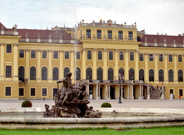 Fountain on the Ehrenhof, the forecourt of Schönbrunn Palace