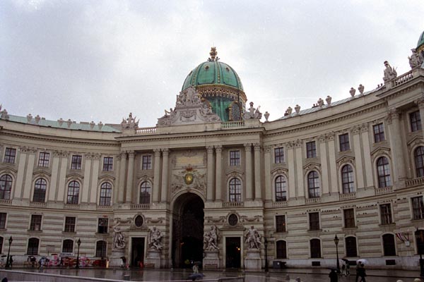 Michaelerplatz, Hofburg