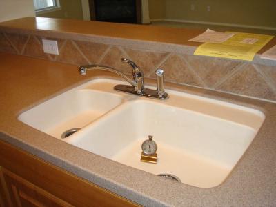 u33/calcium77/medium/35976534.sink.jpg