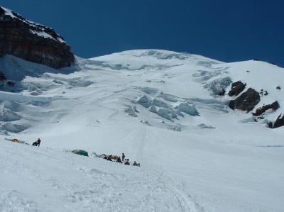 u33/cirish75/medium/21573974.Mt.RainierClimb43061503.jpg