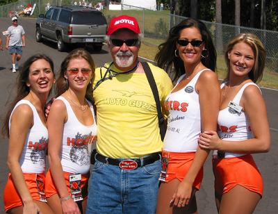 Corey & the Hooters Girls