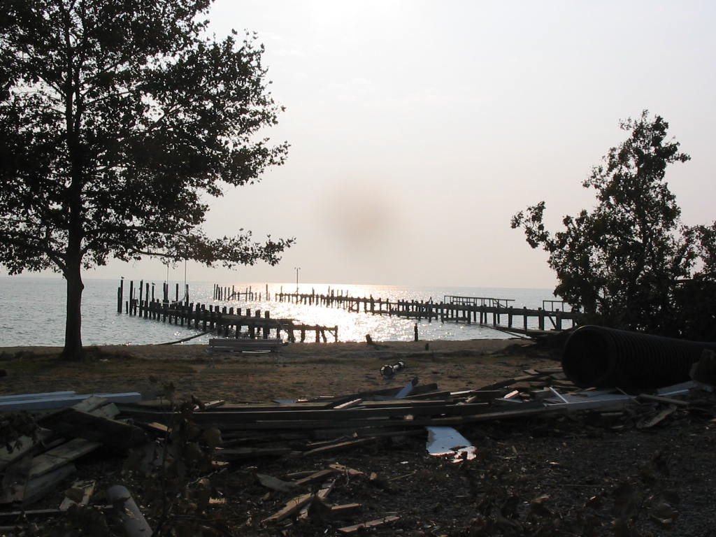 41 Colonial Beach Pier 9-21-03.JPG