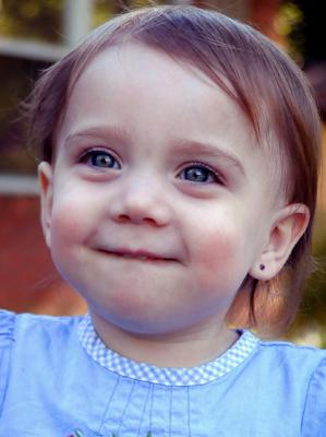 u33/frankallen/medium/21629943.sophie2downsized.jpg
