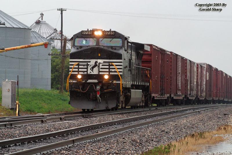 NS 9735 East At Henrietta, MO