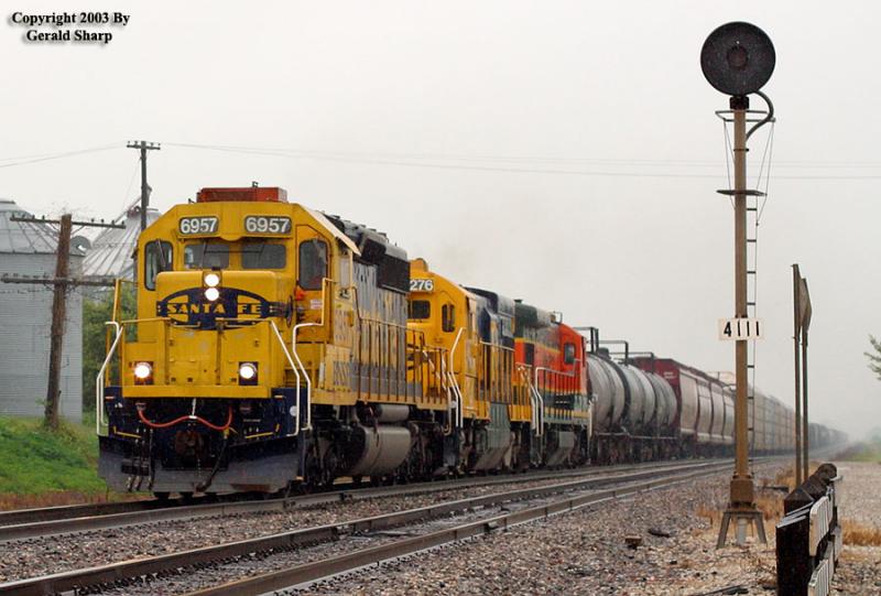 BNSF 6957 East At Henrietta, MO