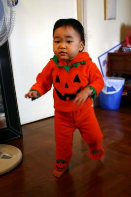 It's a chubby pumpkin! Halloween 2004