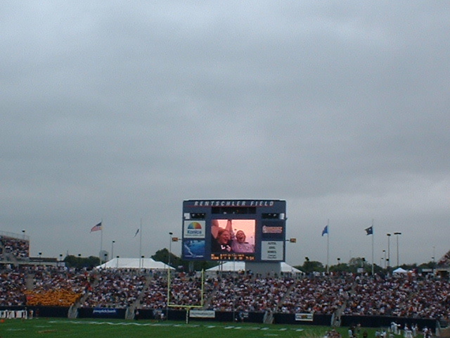 Laura and Nita on the score board