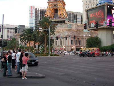 u33/hwyhobo/medium/21639609.USNVLas_VegasParis1200309.jpg