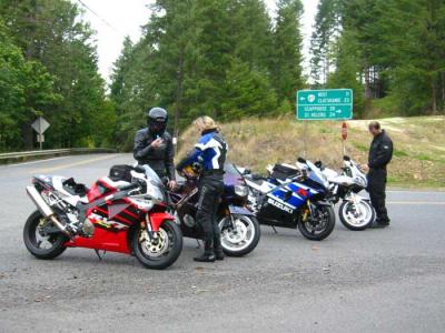 bikes-at-scappoose-turnoff.jpg