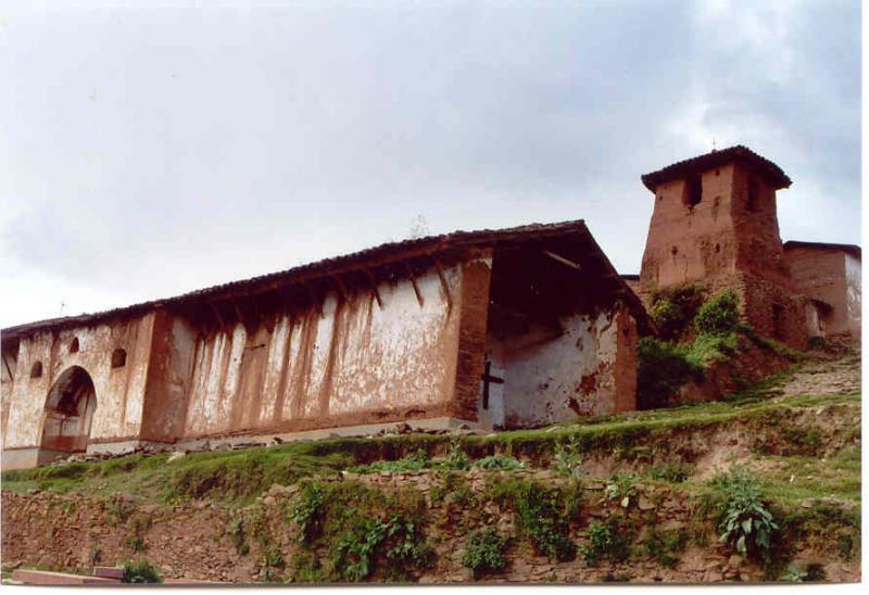 Encounter with centuries old villages like Anda on the road between La Union and Tantamayo