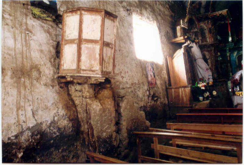 Tantamayo : pulpit estilo 17th century...