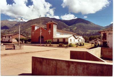 Cachora central plaza