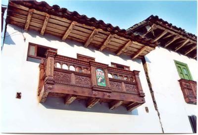 One of the many wooden balconies in Chacas