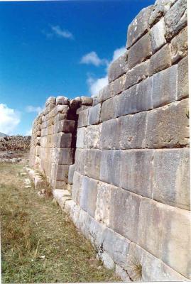 Huanuco Viejo : the perfect stonework of the Inca palace