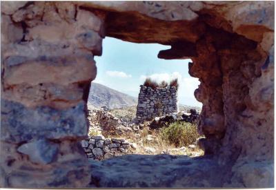 All Yanamarca houses have windows and one to three floors