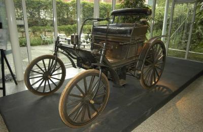 1892 Daimler-Wagen mit Kettenantrieb Schrdter-Wagen, Dsc_1481.jpg