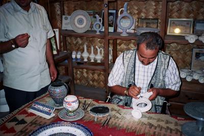 Sirce ceramics workshop in Avanos; hand-painting