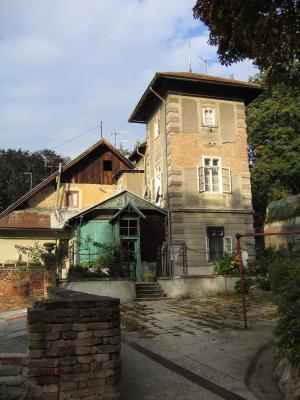 u33/mhersh/medium/35756847.OuraptinZagreb.jpg