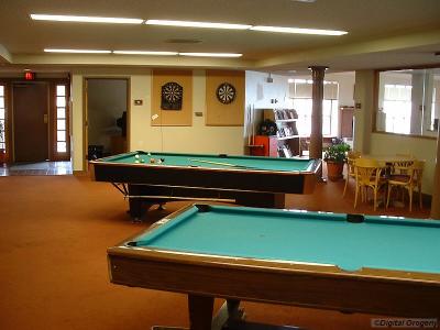 The games room at Hale Pohaku.