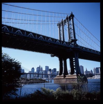 u33/moehling/medium/36034321.newyorkBrooklynBridgeandManhattanViewfromDumbo03.jpg