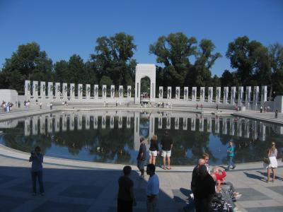 Grandiose memorial for WW II - each pillar represents a state