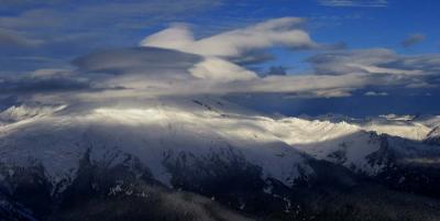 Layered Lenticular Clouds, View NW (BakerCloudcap1b.jpg)