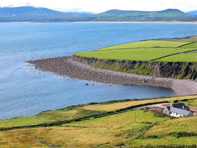 Portmagee Channel, near Cahersiveen - Ring of Kerry  (Co. Kerry)