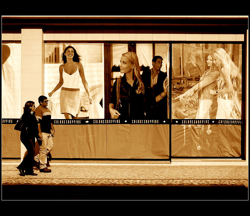 29.10.2004 ... A walk in the center town ...